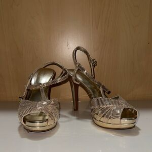 ANTONIO MELANI Gold Textured Heels